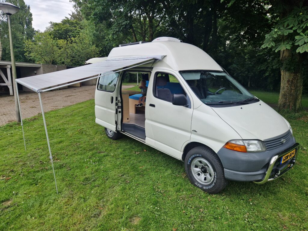 Toyota Hiace conversion by Oord Projectbouw